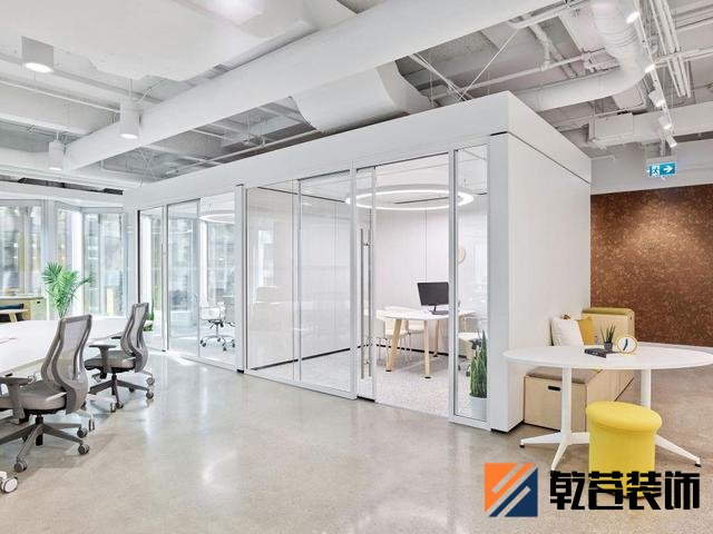 辦公室裝修改造隔斷用什麼材料好(hǎo)？